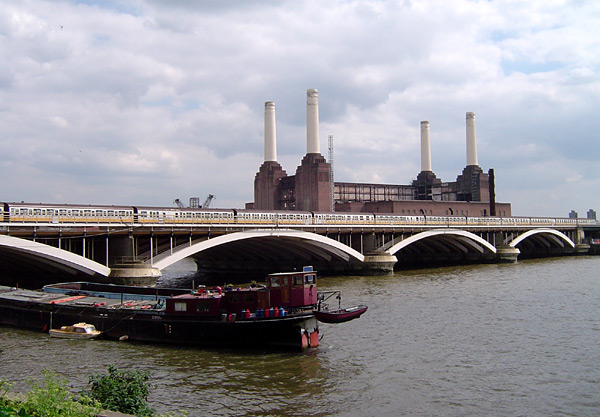 Photo 1, Grosvenor Bridge, London