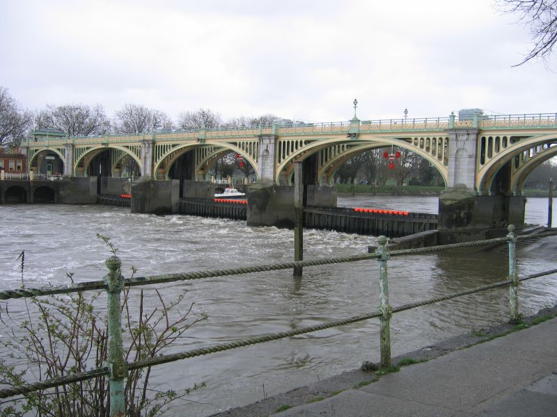 Photo 1, Richmond Lock, London